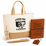 Coffret Cadeau J’peux pas je suis Femme de chambre – Sac jute, carnet, stylo, porte-clés et marque-page