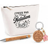 Coffret Cadeau J’peux pas j’ai Natation – Trousse, stylo bambou et porte-clés