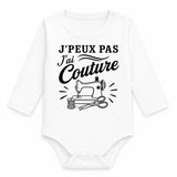Body Bébé Manches Longues J’peux pas j’ai couture J'peux pas minimaliste