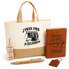 Coffret Cadeau J’peux pas je suis Vendeur – Sac jute, carnet, stylo, porte-clés et marque-page