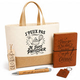 Coffret Cadeau J’peux pas je suis Pâtissier – Sac jute, carnet, stylo, porte-clés et marque-page