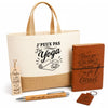 Coffret Cadeau J’peux pas j’ai Yoga – Sac jute, carnet, stylo, porte-clés et marque-page