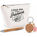 Coffret Cadeau J’peux pas j’ai Patchwork – Trousse, stylo bambou et porte-clés