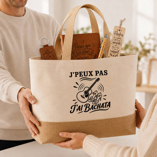 Coffret Cadeau J’peux pas j’ai Bachata – Sac jute, carnet, stylo, porte-clés et marque-page
