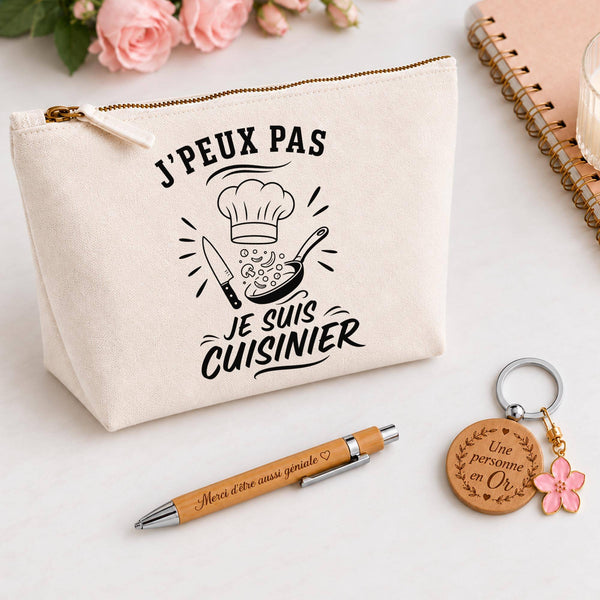 Coffret Cadeau J’peux pas je suis Cuisinier – Trousse, stylo bambou et porte-clés