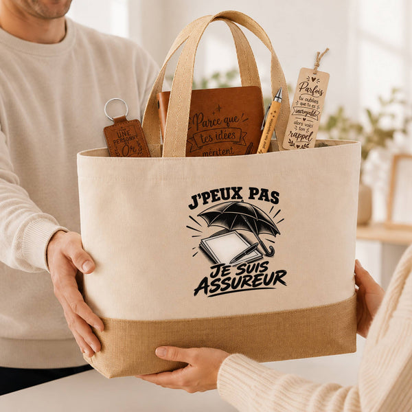 Coffret Cadeau J’peux pas je suis Assureur – Sac jute, carnet, stylo, porte-clés et marque-page