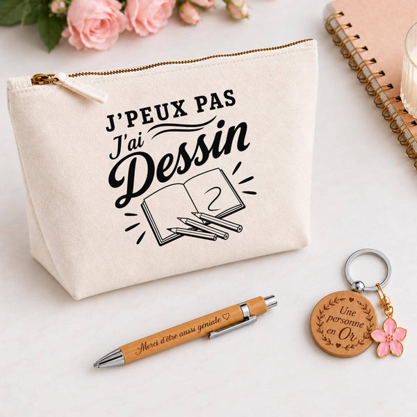 Coffret Cadeau J’peux pas j’ai Dessin – Trousse, stylo bambou et porte-clés