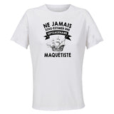 Maillot de Sport Femme Maquetiste Septuagenaire - T-Shirt Respirant Polyester Manches Courtes - Cadeau Sportive Anniversaire Noël Fête des Mères