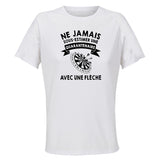 Maillot de Sport Femme Flechette Quarantenaire - T-Shirt Respirant Polyester Manches Courtes - Cadeau Sportive Anniversaire Noël Fête des Mères