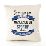 Housse de Coussin Premium Je ne suis Pas superhomme mais Je suis Sportif Donc C'est Presque pareil - Coton Canvas Fairtrade Beige Idée Cadeau Décoration Canapé 40x40