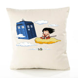 Housse de Coussin Premium Son Goku Tardis Docteur Who - Coton Canvas Fairtrade Beige Idée Cadeau Décoration Canapé