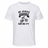 Maillot de Sport Homme VTT Septuagenaire - T-Shirt Respirant Polyester Manches Courtes - Cadeau Sportif Anniversaire Noël Fête des Pères