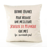 Housse de Coussin Premium Joueuse de Pétanque ça n'existe Pas - Coton Canvas Fairtrade Beige Idée Cadeau Décoration Canapé 40x40