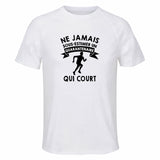 Maillot de Sport Homme Course Quarantenaire - T-Shirt Respirant Polyester Manches Courtes - Cadeau Sportif Anniversaire Noël Fête des Pères