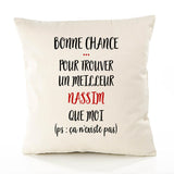 Housse de Coussin Premium Nassim ça n'existe Pas Homme - Coton Canvas Fairtrade Beige Idée Cadeau Décoration Canapé