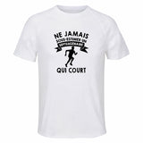 Maillot de Sport Homme Course Septuagenaire - T-Shirt Respirant Polyester Manches Courtes - Cadeau Sportif Anniversaire Noël Fête des Pères