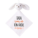 Doudou Bébé Lapin Humour Tata Frere Gaze de Coton Cadeau Baby Shower