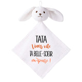 Doudou Bébé Lapin Humour Tata Belle Soeur Gaze de Coton Cadeau Baby Shower