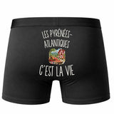 Boxer Homme Les Pyrénées-Atlantiques c’est la vie – Impression au dos – Noir