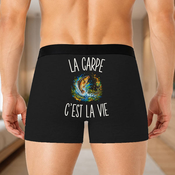 Boxer Homme La Carpe c’est la vie – Impression au dos – Noir