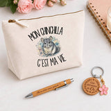 Coffret Cadeau Mon chinchilla c'est ma vie – Trousse, stylo bambou et porte-clés