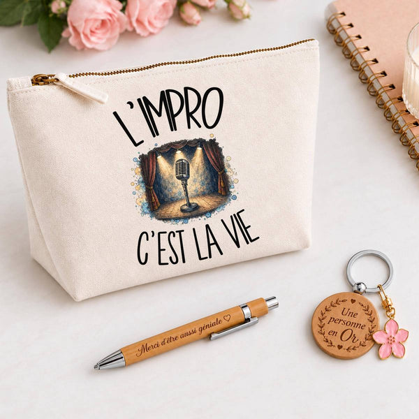 Coffret Cadeau L'impro c'est la vie – Trousse, stylo bambou et porte-clés