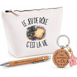 Coffret Cadeau Le jeu de rôle c'est la vie – Trousse, stylo bambou et porte-clés