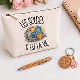 Coffret Cadeau Les soldes c'est la vie – Trousse, stylo bambou et porte-clés
