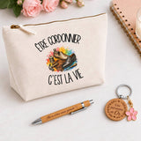 Coffret Cadeau Être cordonnier c'est la vie – Trousse, stylo bambou et porte-clés