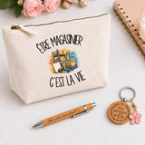 Coffret Cadeau Être magasinier c'est la vie – Trousse, stylo bambou et porte-clés