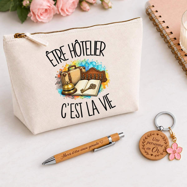 Coffret Cadeau Être hôtelier c'est la vie – Trousse, stylo bambou et porte-clés