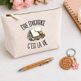 Coffret Cadeau Être éducatrice c'est la vie – Trousse, stylo bambou et porte-clés