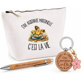 Coffret Cadeau Être assistante maternelle c'est la vie – Trousse, stylo bambou et porte-clés