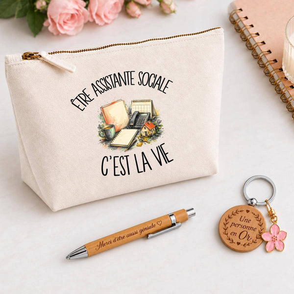 Coffret Cadeau Être assistante sociale c'est la vie – Trousse, stylo bambou et porte-clés