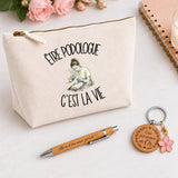 Coffret Cadeau Être podologue c'est la vie – Trousse, stylo bambou et porte-clés