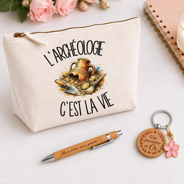 Coffret Cadeau L'archéologie c'est la vie – Trousse, stylo bambou et porte-clés