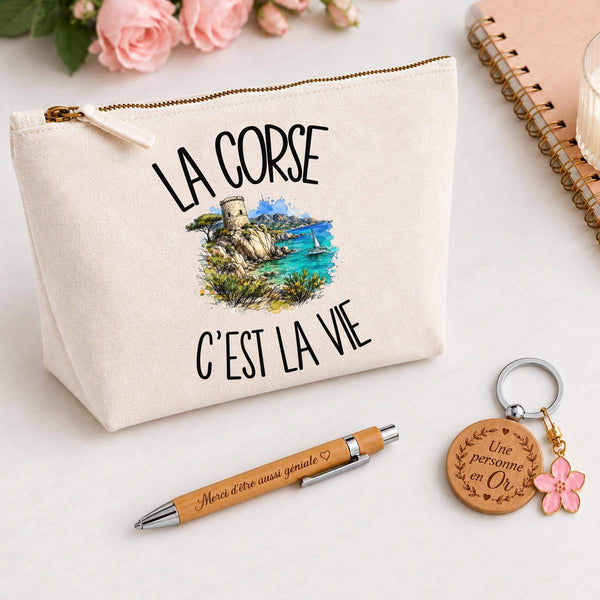 Coffret Cadeau La Corse c'est la vie – Trousse, stylo bambou et porte-clés