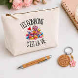 Coffret Cadeau Les bonbons c'est la vie – Trousse, stylo bambou et porte-clés