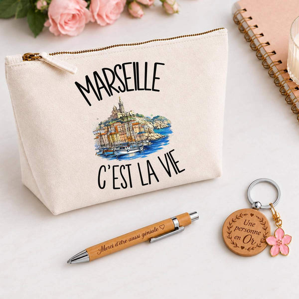 Coffret Cadeau Marseille c'est la vie – Trousse, stylo bambou et porte-clés