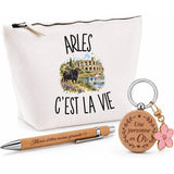 Coffret Cadeau Arles c’est la vie – Trousse, stylo bambou et porte-clés