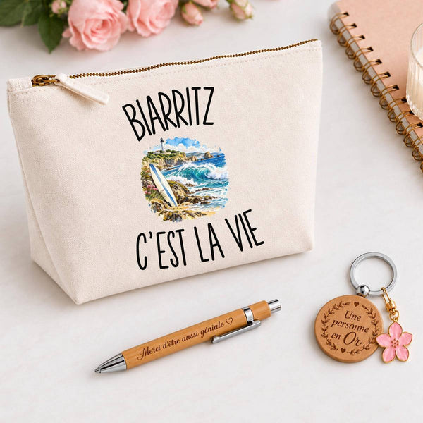 Coffret Cadeau Biarritz c’est la vie – Trousse, stylo bambou et porte-clés
