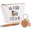 Coffret Cadeau Val-d’Isère c’est la vie – Trousse, stylo bambou et porte-clés