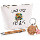Coffret Cadeau La Marche Nordique c’est la vie – Trousse, stylo bambou et porte-clés