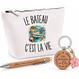 Coffret Cadeau Le Bateau c’est la vie – Trousse, stylo bambou et porte-clés