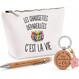 Coffret Cadeau Les Chaussettes Dépareillées c’est la vie – Trousse, stylo bambou et porte-clés