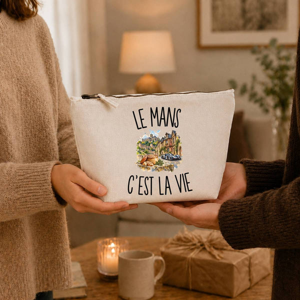 Trousse Beige Le Mans c’est la vie