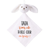Doudou Bébé Lapin Humour Tata Belle Soeur Gaze de Coton Cadeau Baby Shower