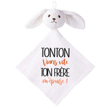 Doudou Bébé Lapin Humour Tonton Frere Gaze de Coton Cadeau Baby Shower