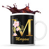 Mug noir Morgane Lettre Fleur - Planetee