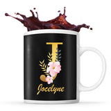 Mug noir Jocelyne Lettre Fleur - Planetee